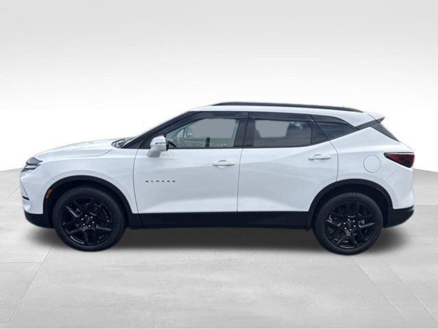 Used 2023 Chevrolet Blazer LT AWD/4WD image 4