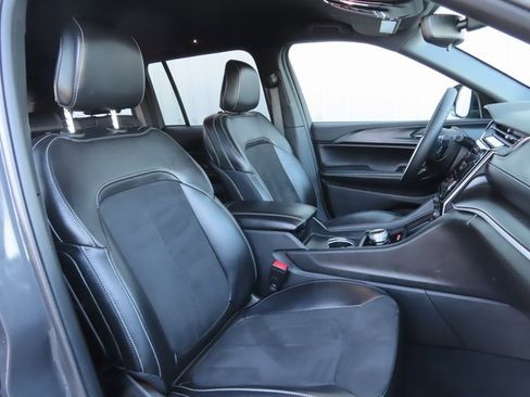 Used 2023 Jeep Grand Cherokee Altitude image 25