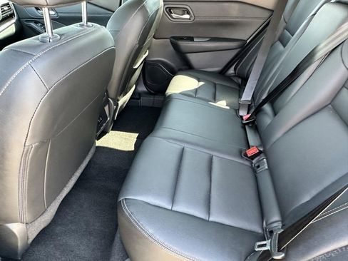 Used 2023 Nissan Rogue SL image 7