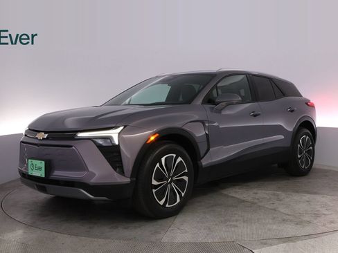 Used 2024 Chevrolet Blazer EV LT AWD/4WD image 2