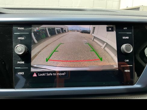 Used 2024 Volkswagen Taos SE FWD image 6