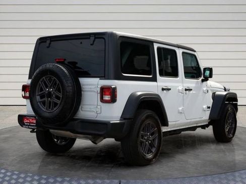 Used 2025 Jeep Wrangler Unlimited Sport AWD/4WD image 7