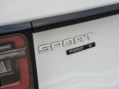 Used 2020 Land Rover Discovery Sport S image 11