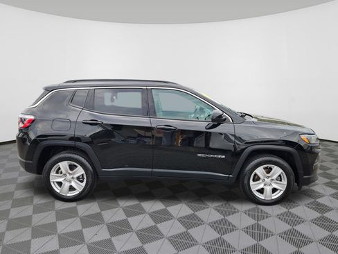 Used 2022 Jeep Compass Latitude AWD/4WD image 6