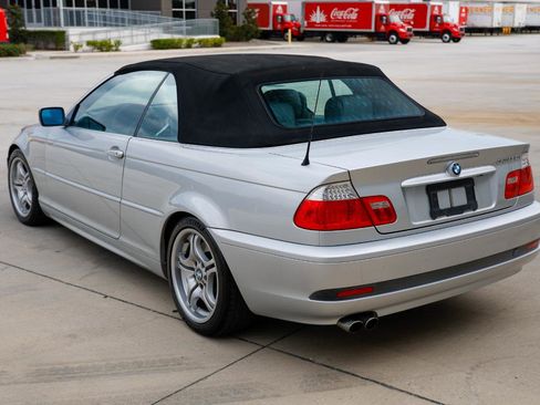 Used 2005 BMW 330Ci Convertible image 7