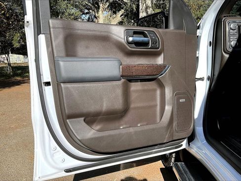 Used 2022 GMC Sierra 1500 Denali w/ Denali Reserve Package image 17