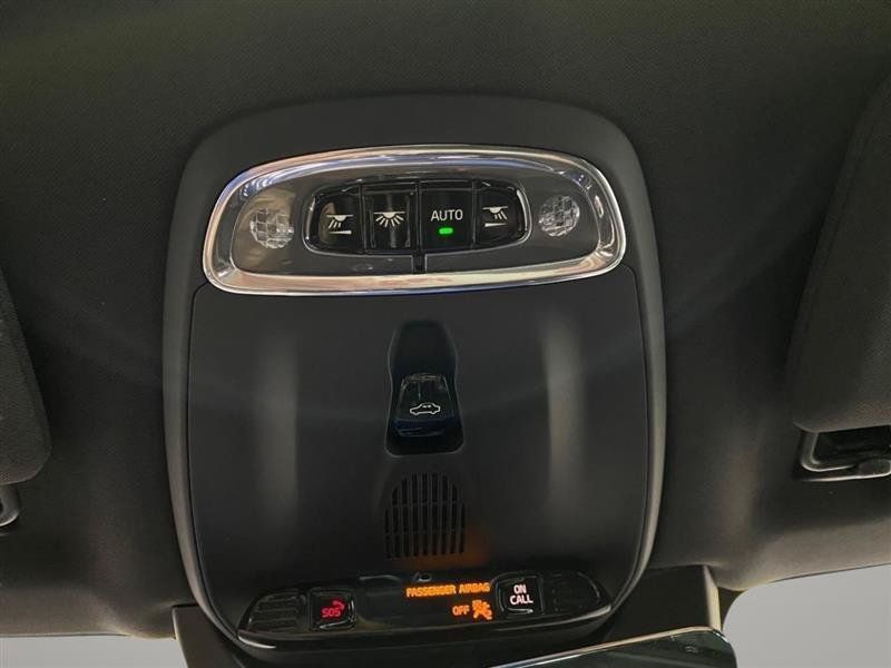 Used 2018 Volvo XC90 T5 Momentum w/ Convenience Package AWD/4WD image 15