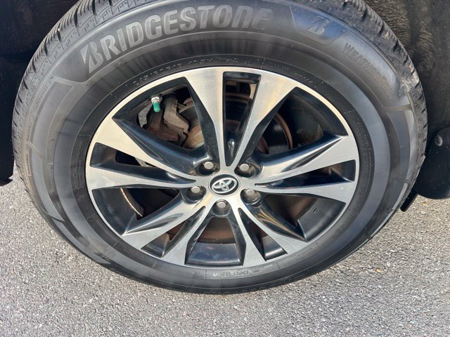 Used 2015 Toyota RAV4 Limited w/ Technology Package AWD/4WD image 4