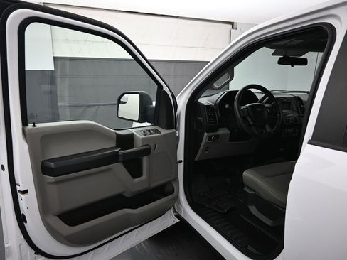 Used 2018 Ford F150 XL w/ Equipment Group 101A Mid image 8