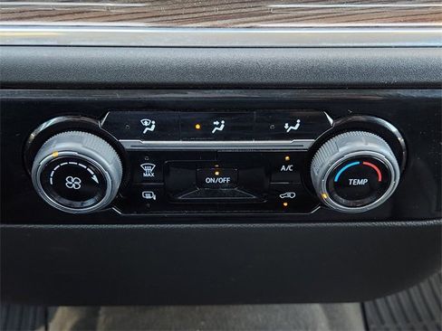 Used 2024 Chevrolet Silverado 2500 LT image 20