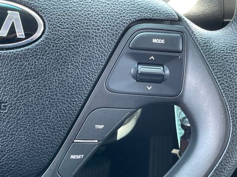 Used 2016 Kia Forte LX FWD image 11