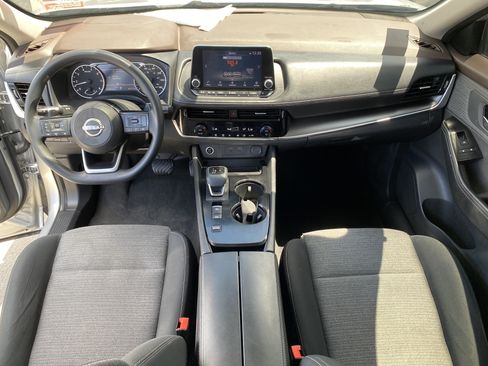 Used 2022 Nissan Rogue SV FWD image 16