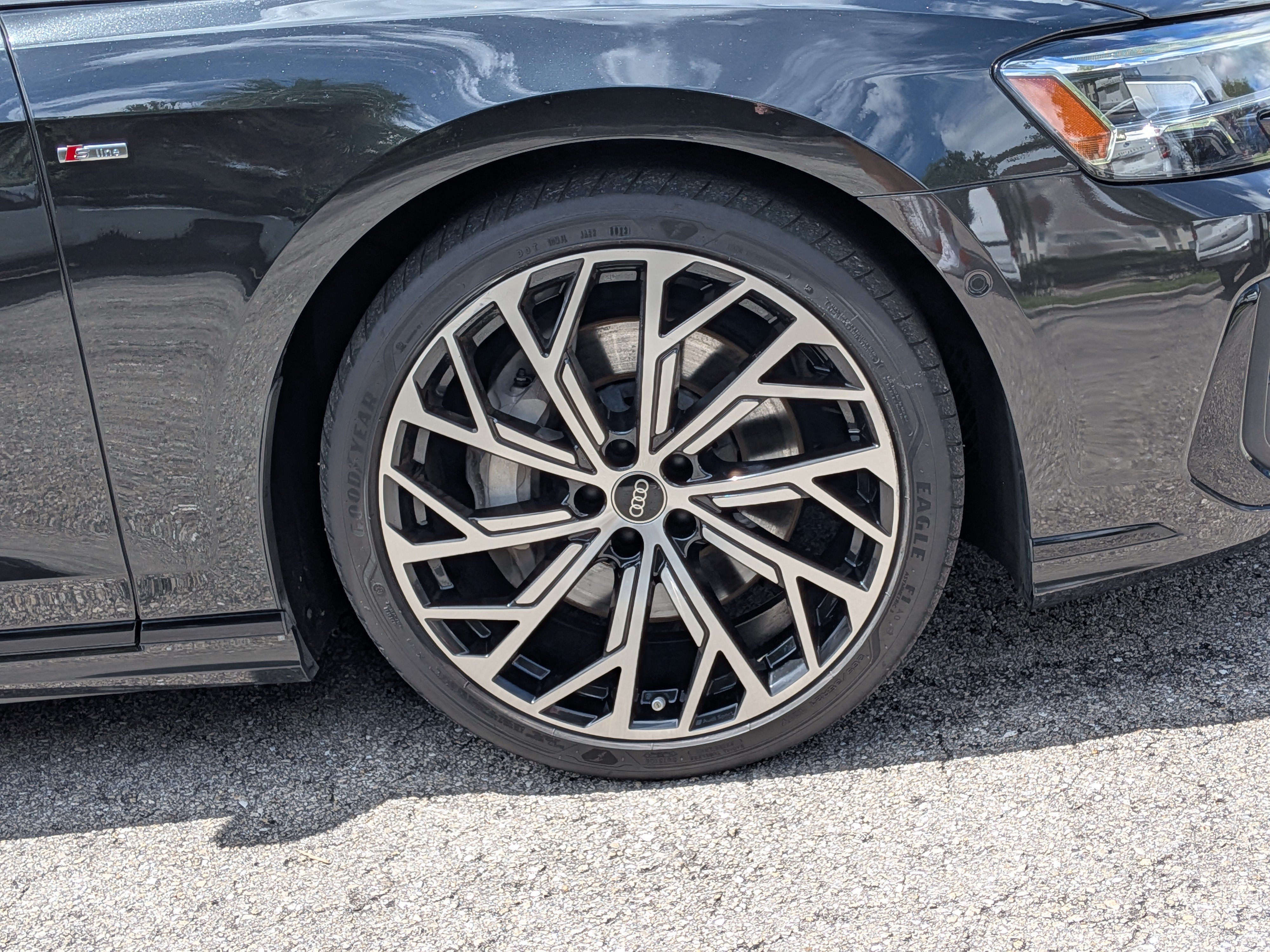 Used 2022 Audi A8 L 3.0T w/ Executive Package AWD/4WD image 11