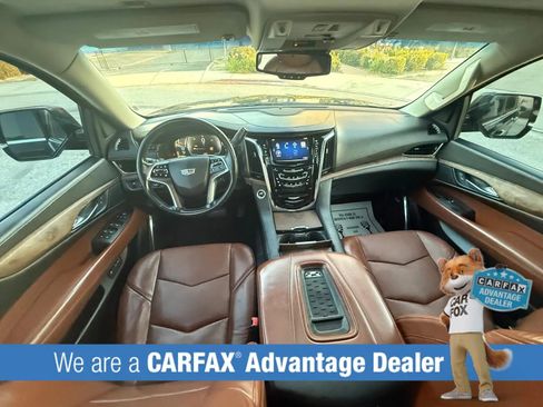 Used 2015 Cadillac Escalade Luxury AWD/4WD image 25