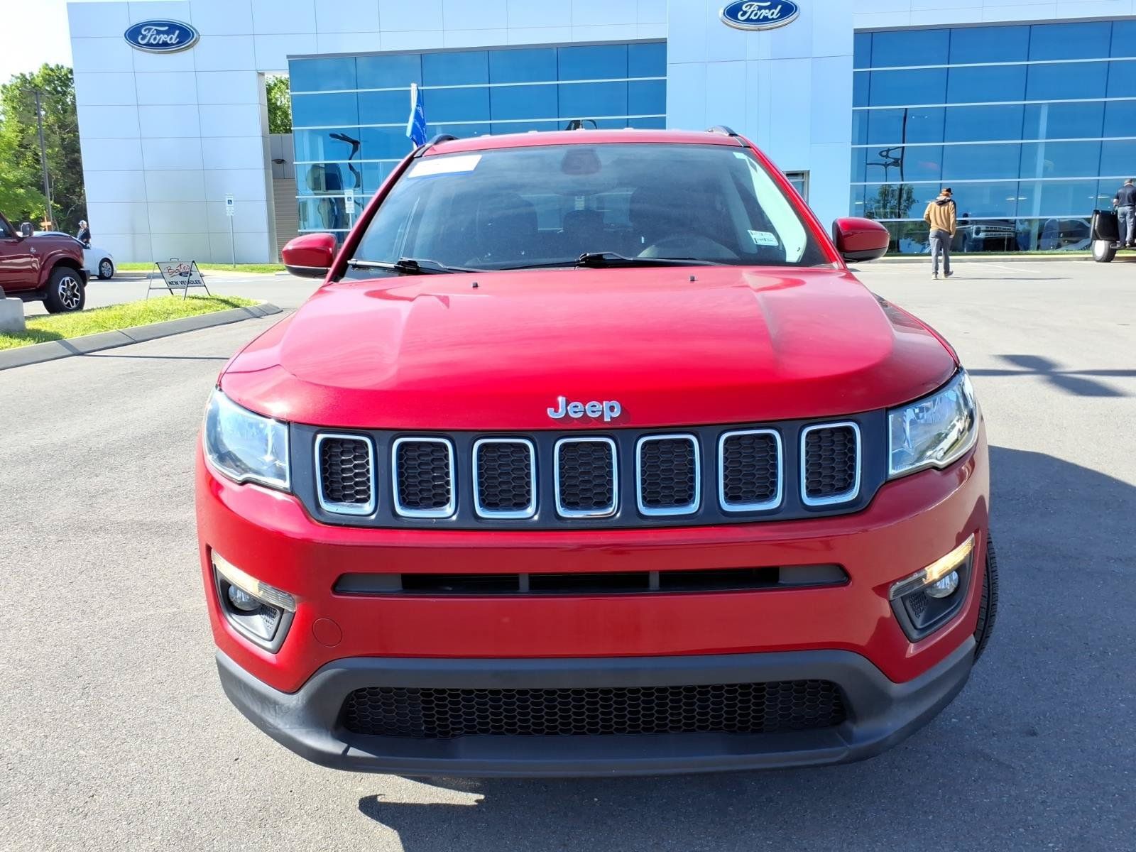Used 2019 Jeep Compass Latitude FWD image 8