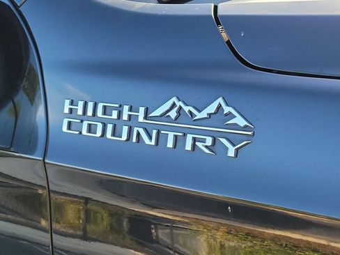 Used 2023 Chevrolet Tahoe High Country AWD/4WD image 5