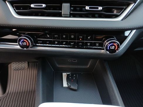 New 2026 Chevrolet Equinox LT w/ Convenience Package II image 36