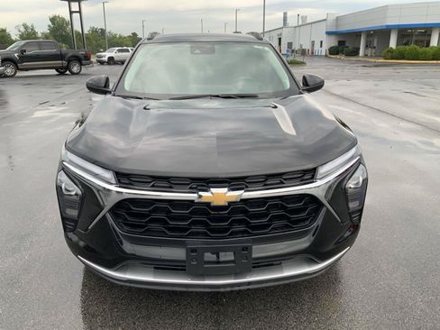 Used 2026 Chevrolet Trax LT w/ Driver Confidence Package FWD image 3