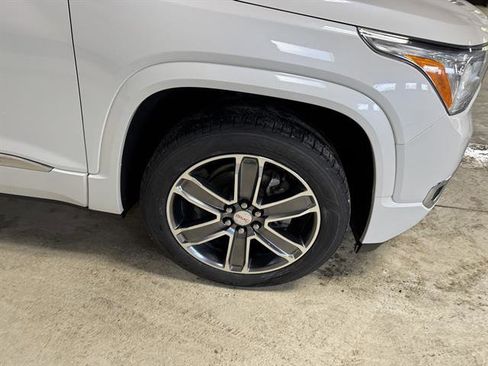 Used 2018 GMC Acadia Denali w/ Technology Package AWD/4WD image 5