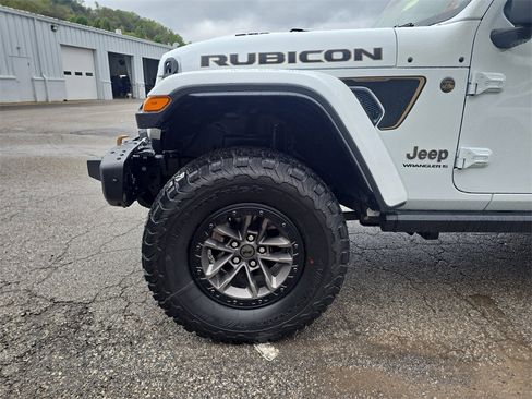 Used 2025 Jeep Wrangler Unlimited Rubicon 392 image 8