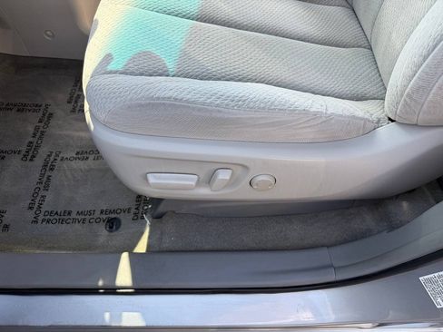 Used 2014 Toyota Sienna LE FWD image 12