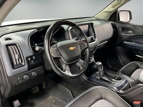 Used 2018 Chevrolet Colorado Z71 AWD/4WD image 17