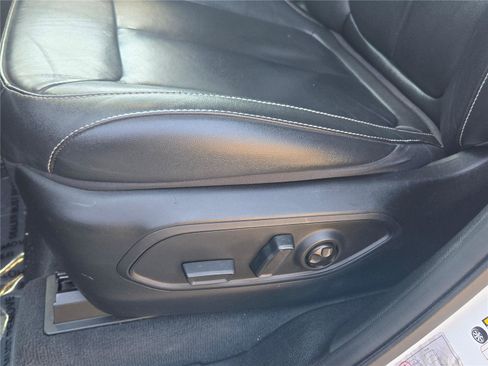 Used 2023 Jeep Grand Cherokee Limited image 19