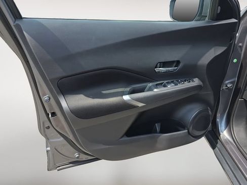 Used 2021 Nissan Kicks SV FWD image 16