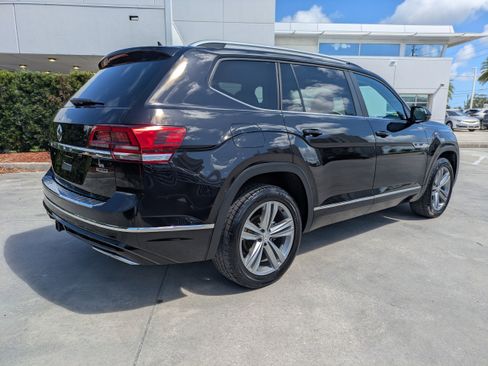 Used 2019 Volkswagen Atlas SEL R-Line AWD/4WD image 4