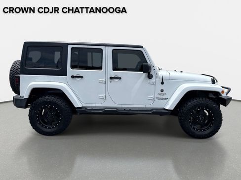 Used 2017 Jeep Wrangler Unlimited Sahara w/ Max Tow Package AWD/4WD image 3