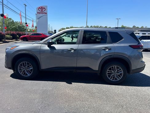 Used 2024 Nissan Rogue S AWD/4WD image 6