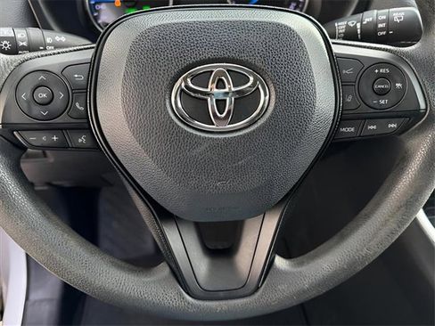 Used 2021 Toyota RAV4 XLE image 21
