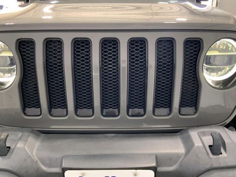 Used 2021 Jeep Wrangler Unlimited Sahara AWD/4WD image 27