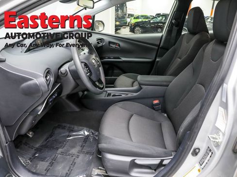 Used 2022 Toyota Prius LE image 14