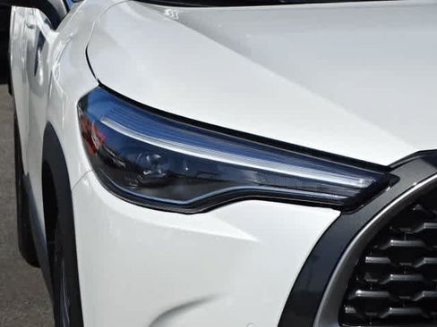 Certified 2025 Toyota Corolla Cross XLE w/ Convenience Package FWD image 5