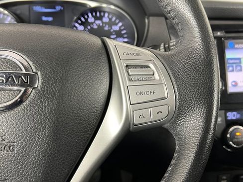 Used 2016 Nissan Rogue SL image 25