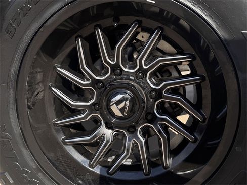 Used 2024 GMC Sierra 2500 AT4 w/ AT4 Premium Plus Package image 9