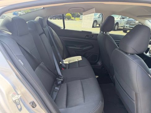 Used 2024 Nissan Altima 2.5 SV FWD image 34