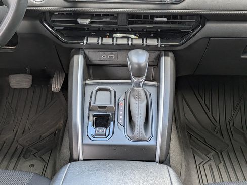 Used 2023 Chevrolet Colorado LT w/ LT Convenience Package RWD image 18
