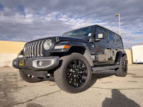 Used 2021 Jeep Wrangler Unlimited Sahara image 1