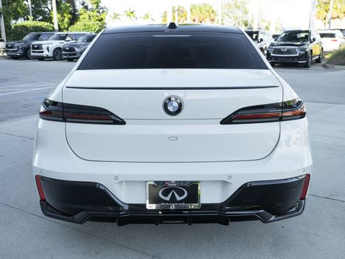 Used 2023 BMW 740i w/ Parking Assistance Package image 7