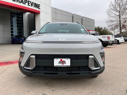 Used 2025 Hyundai Kona SEL image 4