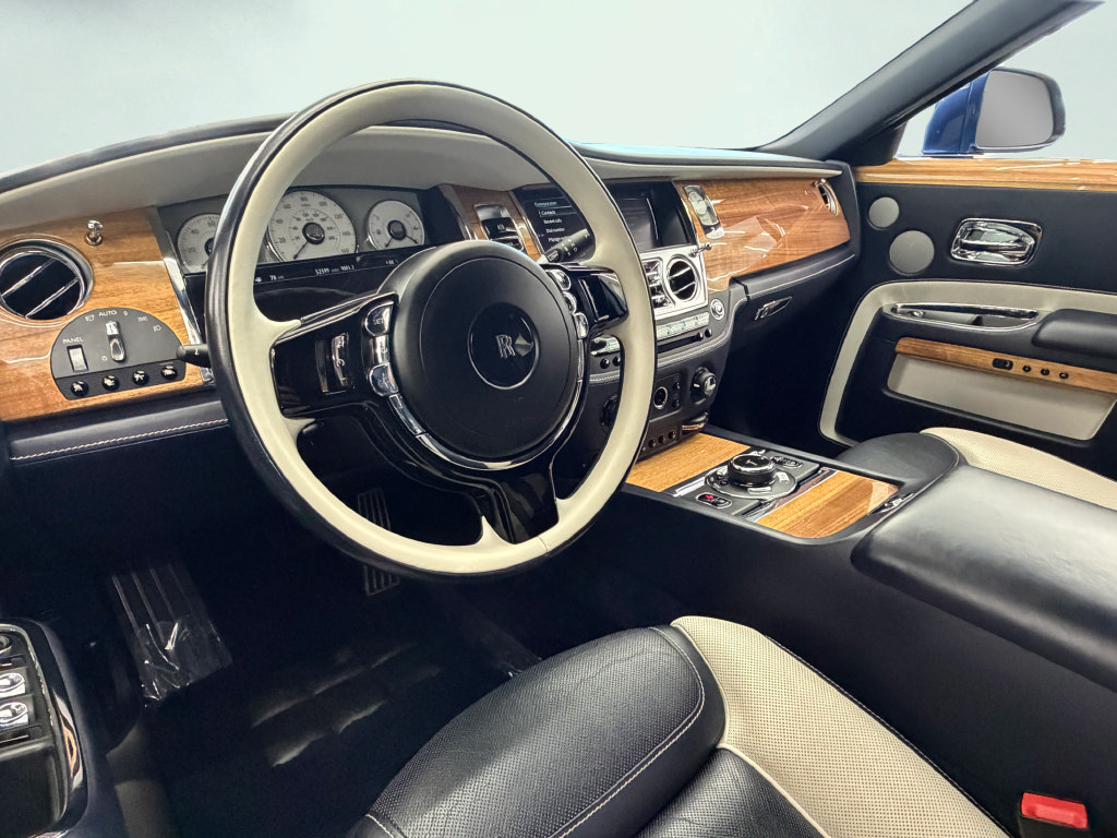 Used 2019 Rolls-Royce Ghost RWD image 56