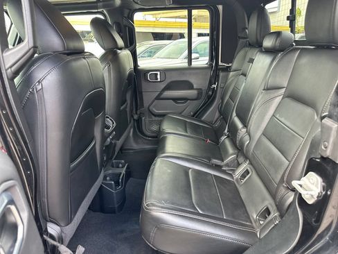 Used 2021 Jeep Gladiator Overland w/ Popular Equipment Package AWD/4WD image 20