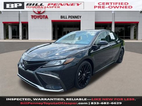Used 2022 Toyota Camry XSE FWD image 1