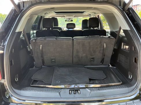 Used 2023 Ford Explorer XLT w/ Equipment Group 202A AWD/4WD image 38