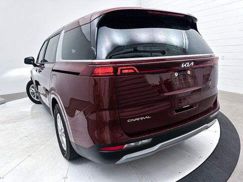 Certified 2024 Kia Carnival LX image 7