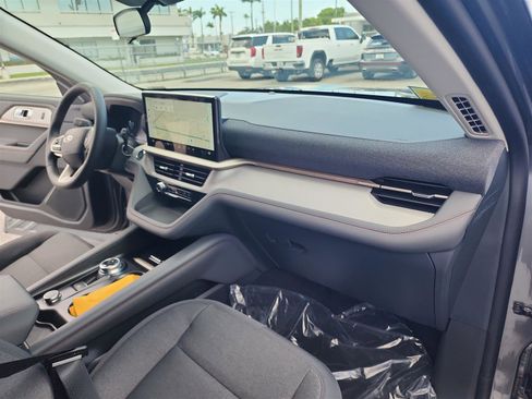 New 2025 Ford Explorer Active image 24