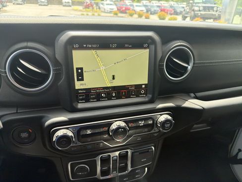 Used 2023 Jeep Wrangler Unlimited Sahara AWD/4WD image 38
