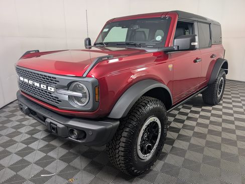 New 2025 Ford Bronco Badlands image 3